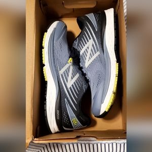 Mens New Balance 880 Running Shoe